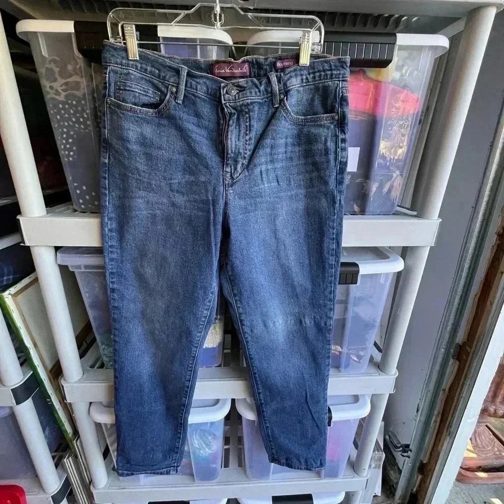 GV Boyfriend Jeans - Size 10